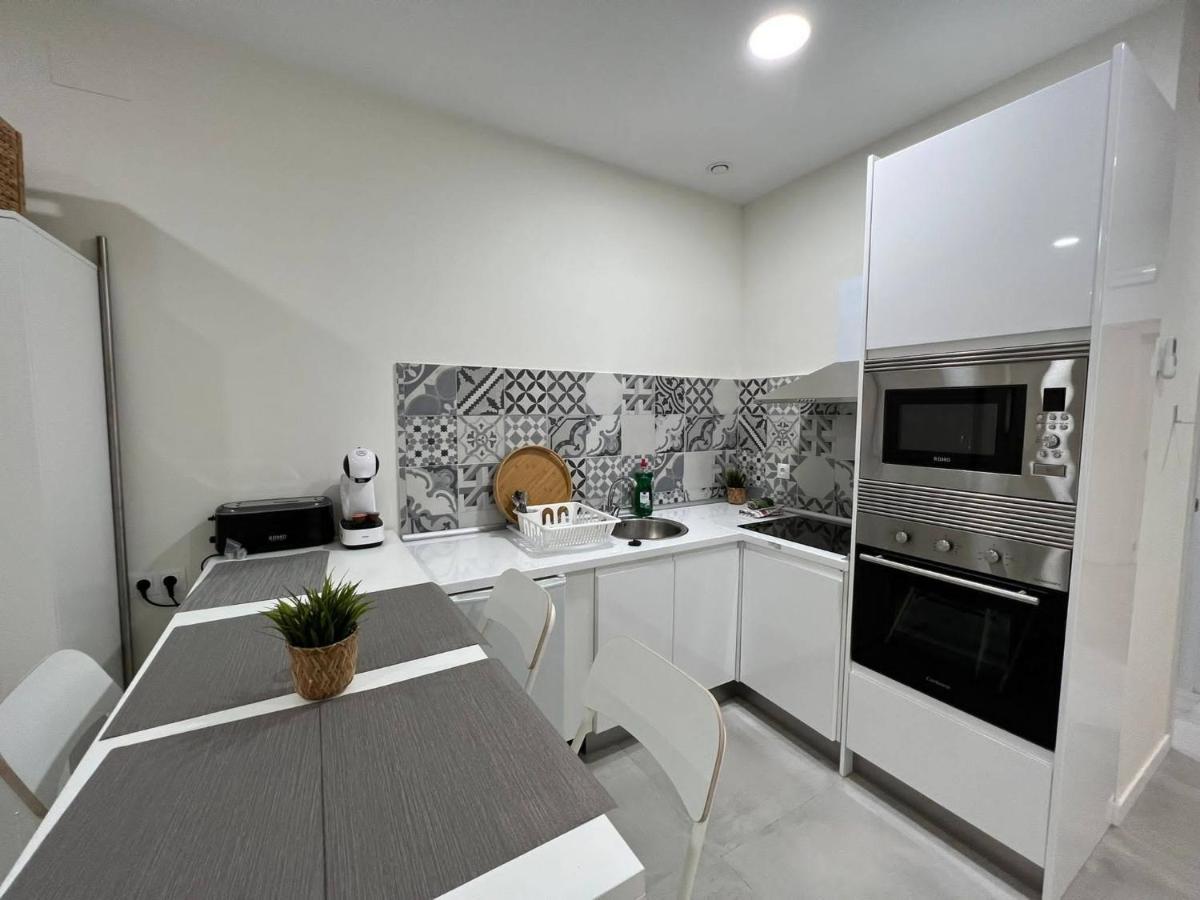 Centro Estudio Trinidad Malaga 3 Exteriör bild